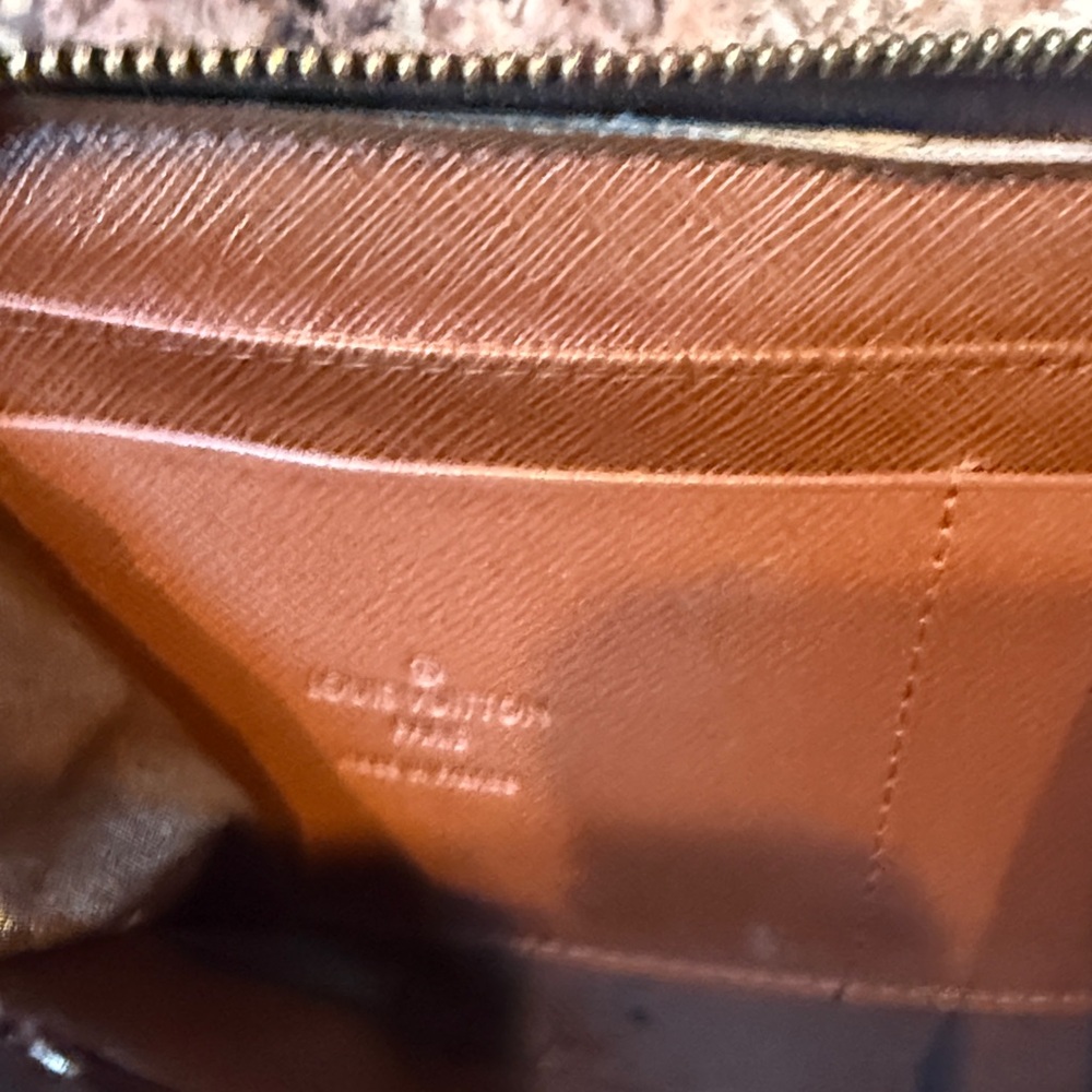 Wallet - Picture 3 of 9